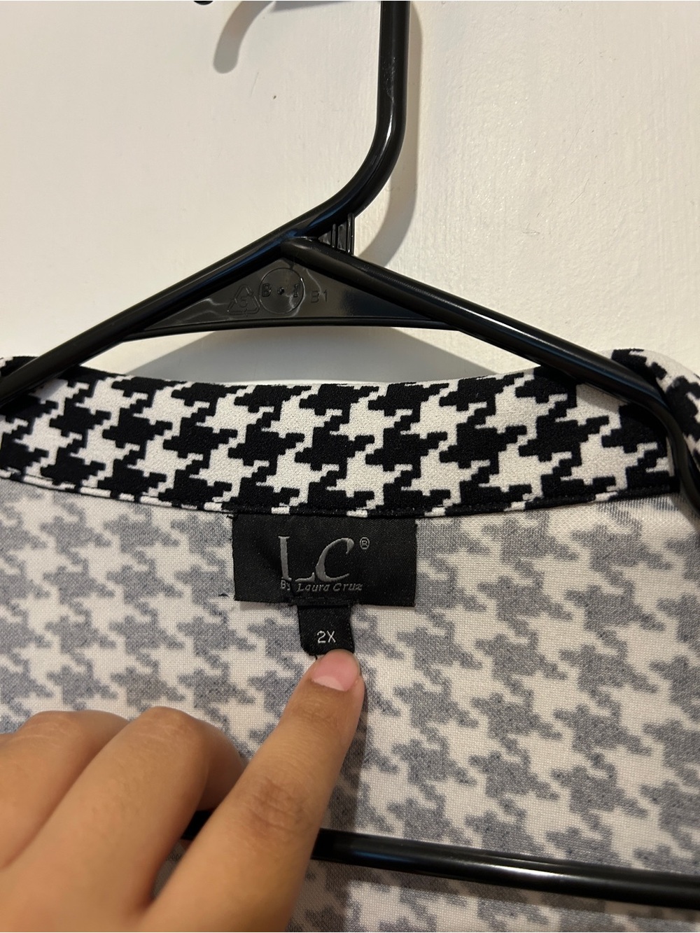 LC black & white houndstooth soft blazer - Picture 2 of 3